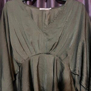 Francesca's Green Flowy Top!